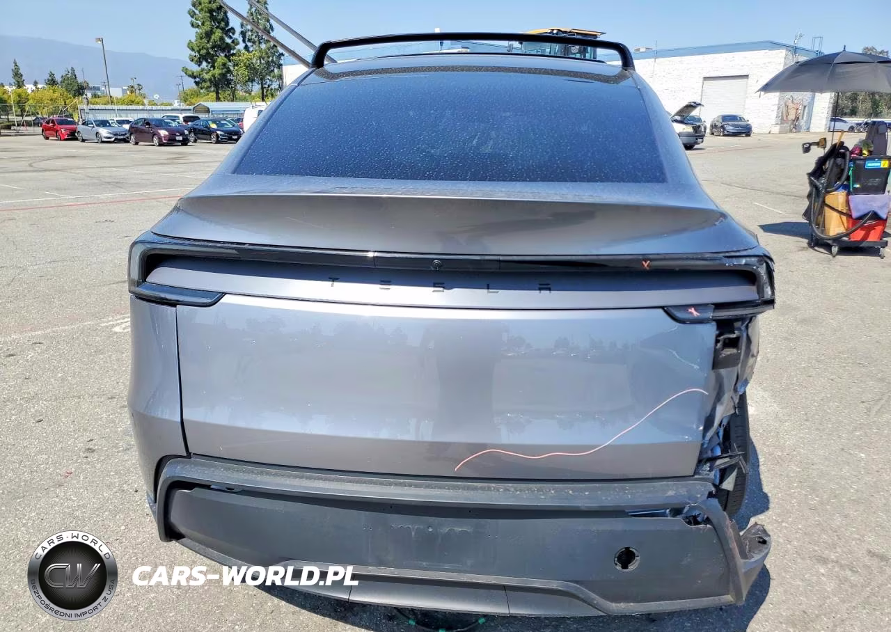 2026 Tesla Model Y VIN:7SAYGDEDXTF406393 - 6