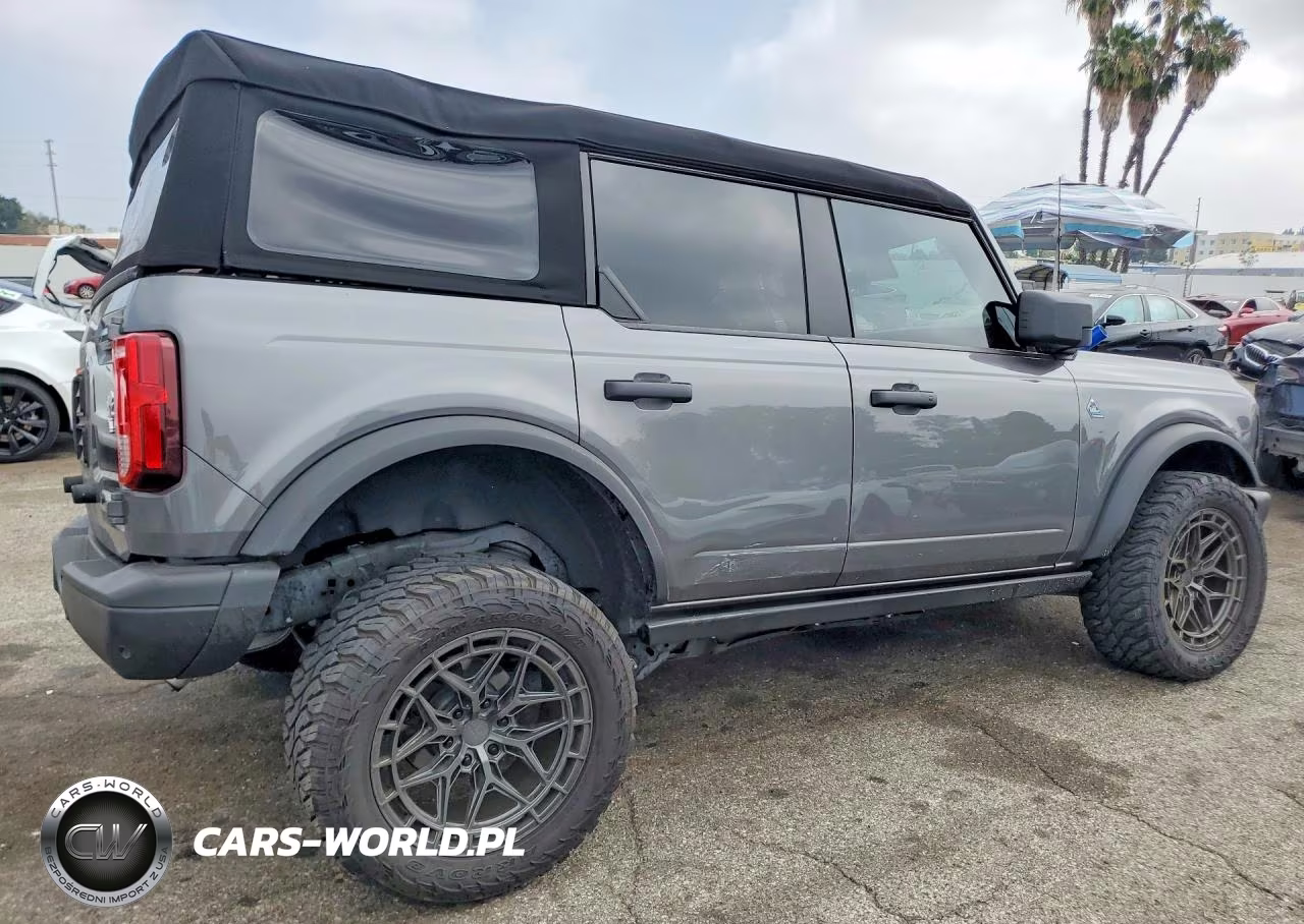 2024 Ford Bronco Black Diamond VIN:1FMEE1BP6RLB53593 - 3
