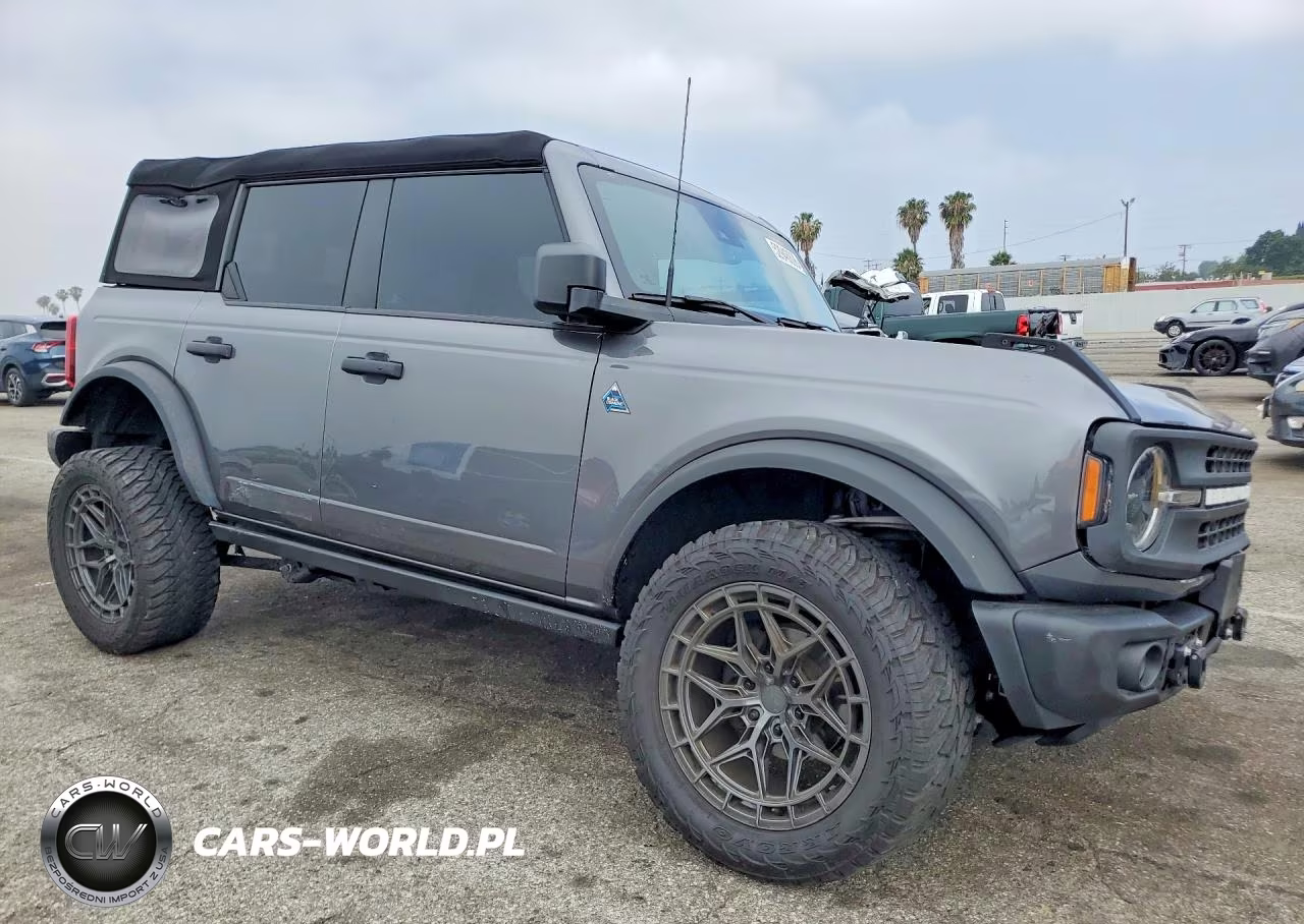 2024 Ford Bronco Black Diamond VIN:1FMEE1BP6RLB53593 - 4
