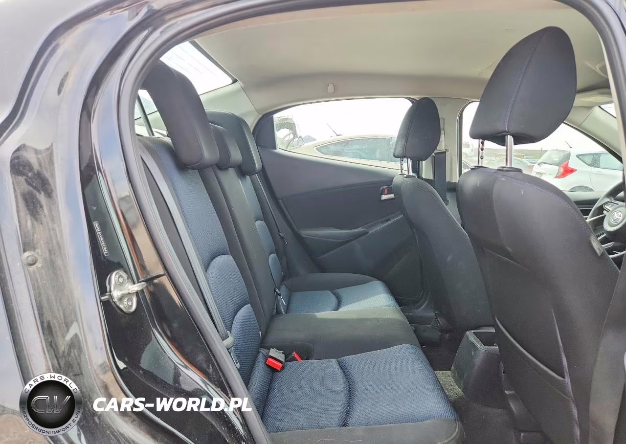 2019 Toyota Yaris L VIN:3MYDLBYV1KY527642 - 10