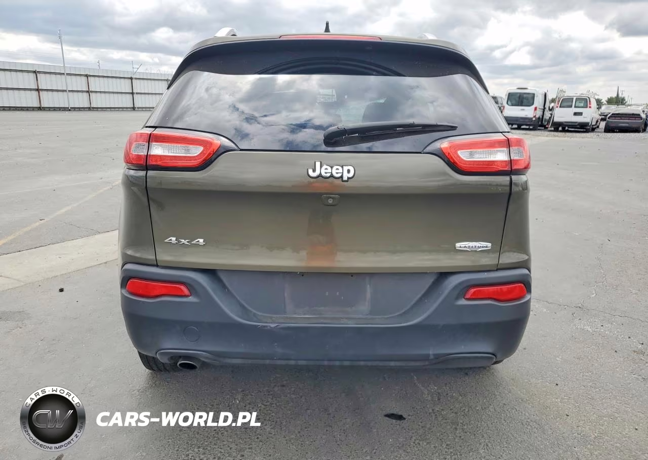 2015 Jeep Cherokee Latitude VIN:1C4PJMCB7FW663944 - 6