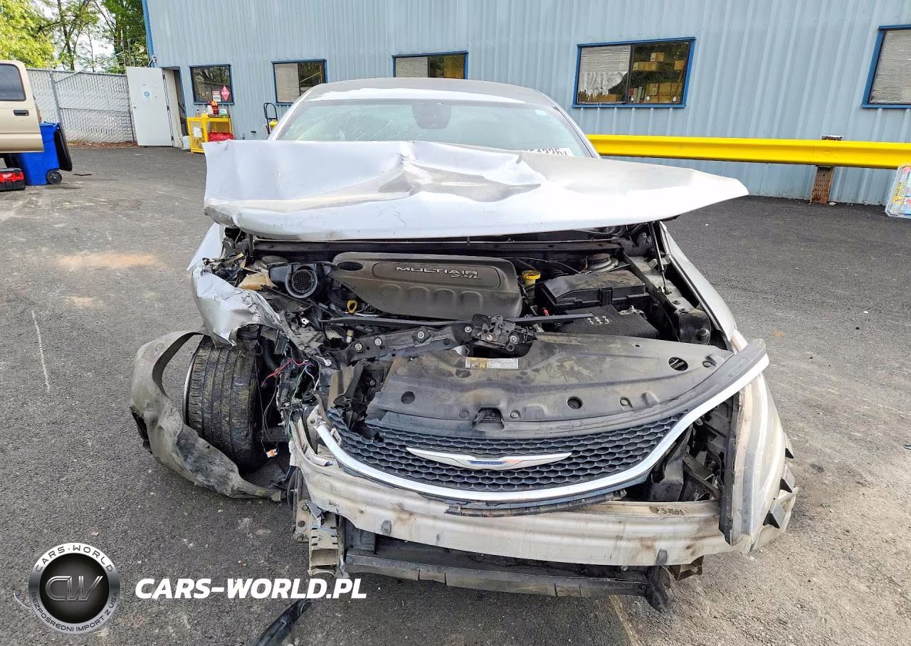 2015 Chrysler 200 Limited VIN:1C3CCCABXFN676669 - 5