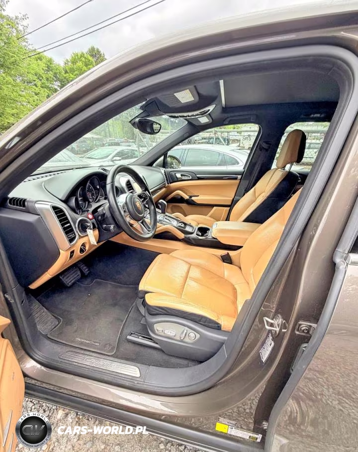 2016 Porsche Cayenne VIN:WP1AA2A20GLA00519 - 12
