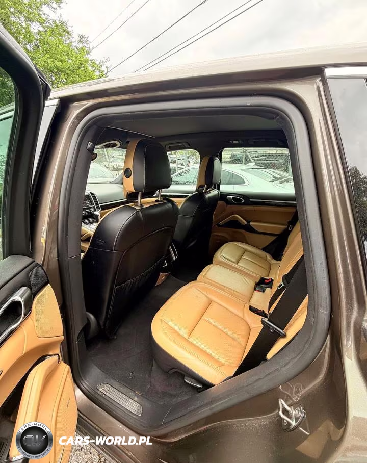 2016 Porsche Cayenne VIN:WP1AA2A20GLA00519 - 13