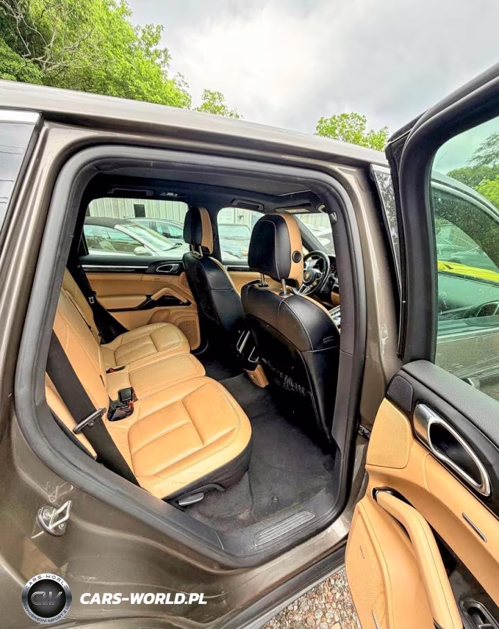 2016 Porsche Cayenne VIN:WP1AA2A20GLA00519 - 6