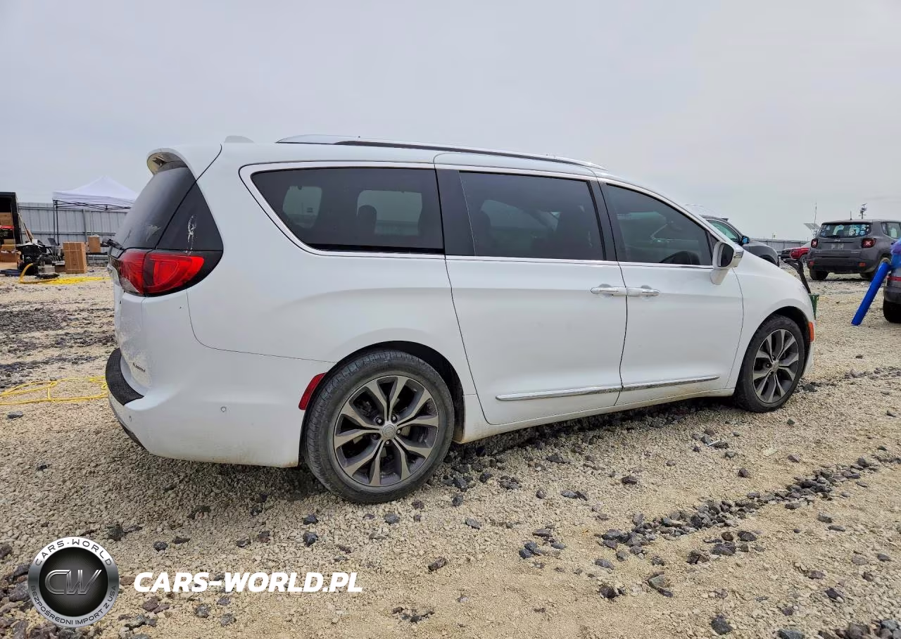 2017 Chrysler Pacifica Limited VIN:2C4RC1GG6HR841667 - 3