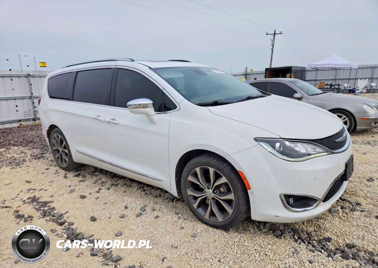 2017 Chrysler Pacifica Limited VIN:2C4RC1GG6HR841667 - 4