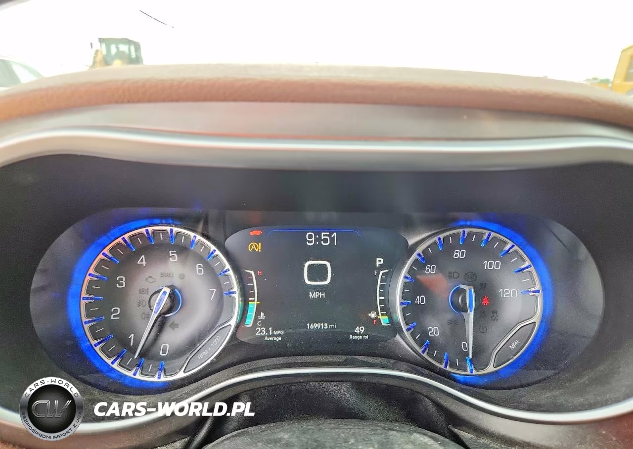 2017 Chrysler Pacifica Limited VIN:2C4RC1GG6HR841667 - 9