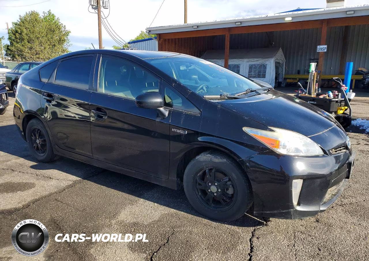 2013 Toyota Prius Two VIN:JTDKN3DU2D5593510 - 4