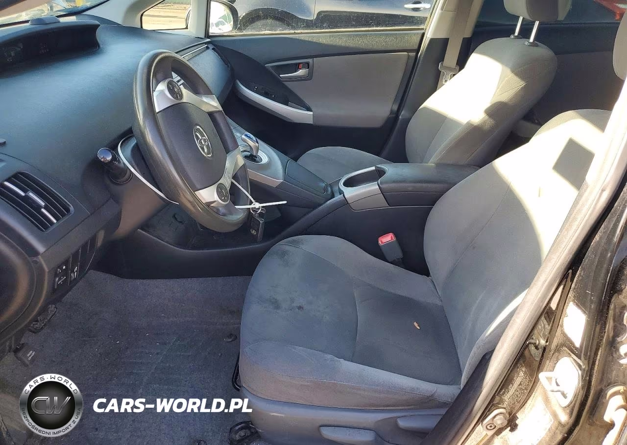 2013 Toyota Prius Two VIN:JTDKN3DU2D5593510 - 7