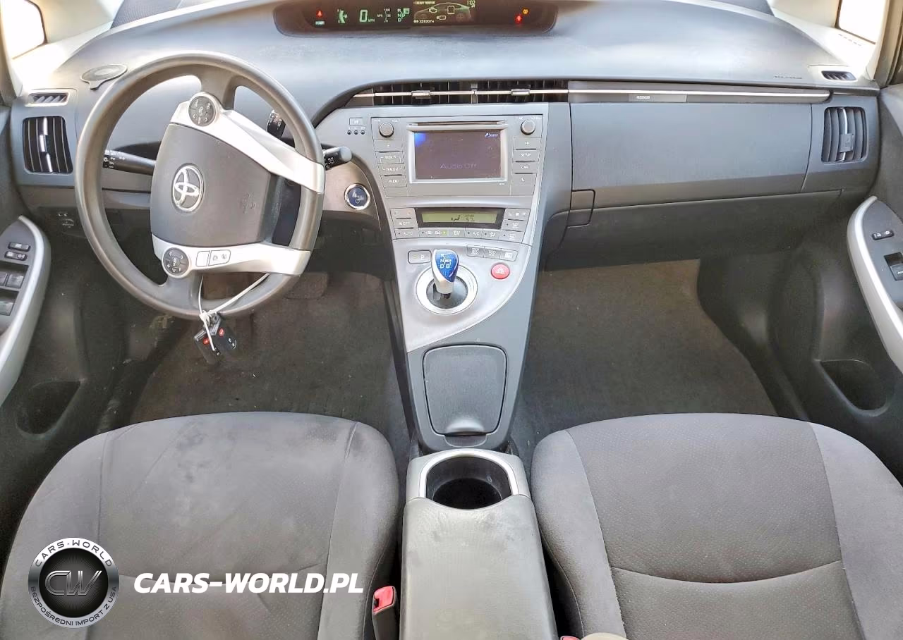 2013 Toyota Prius Two VIN:JTDKN3DU2D5593510 - 8