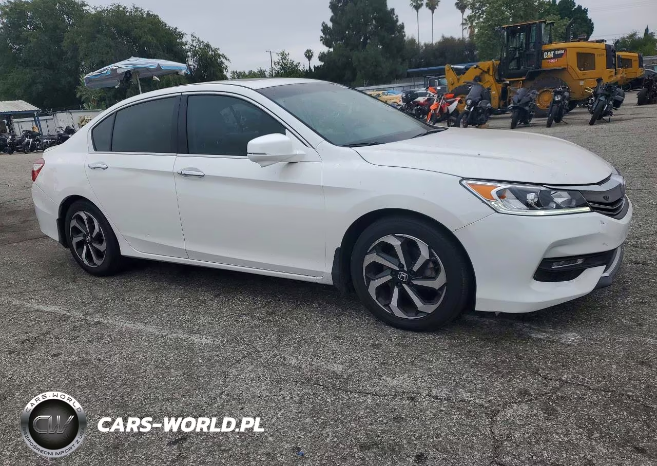 2017 Honda Accord Exl VIN:1HGCR3F83HA045099 - 4