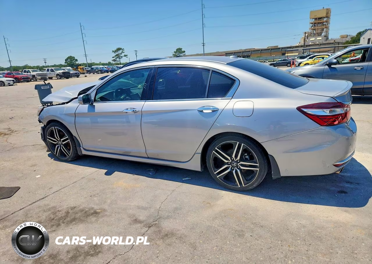 2017 Honda Accord Touring VIN:1HGCR3F97HA033644 - 2