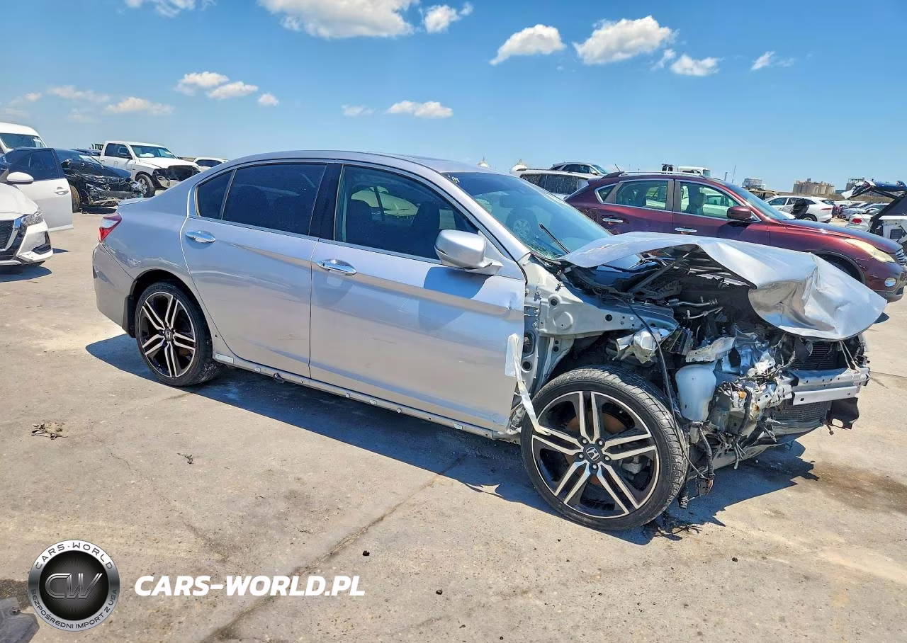 2017 Honda Accord Touring VIN:1HGCR3F97HA033644 - 4