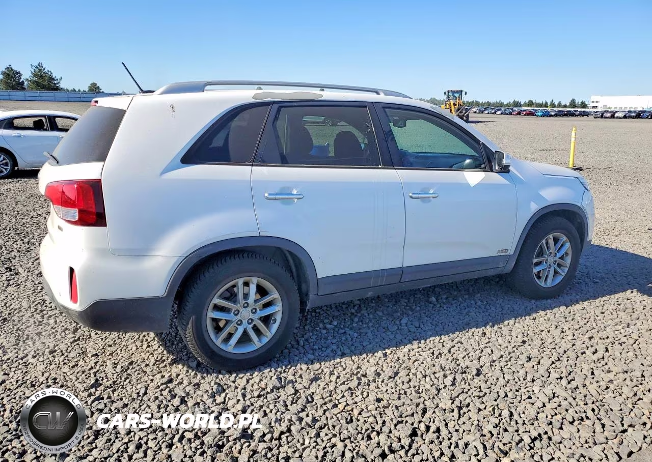 2014 Kia Sorento Lx VIN:5XYKTCA67EG465218 - 3