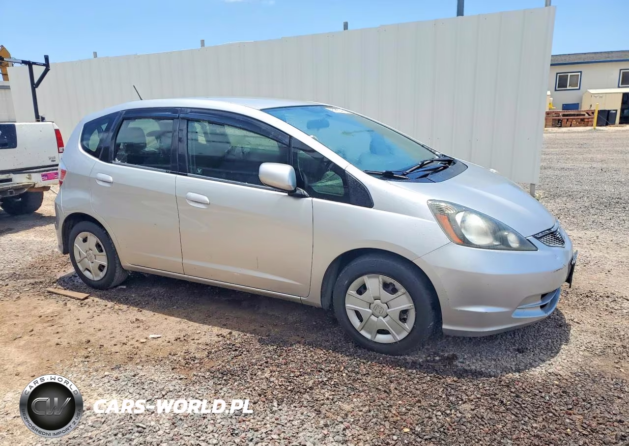 2012 Honda Fit VIN:JHMGE8H38CC017000 - 4