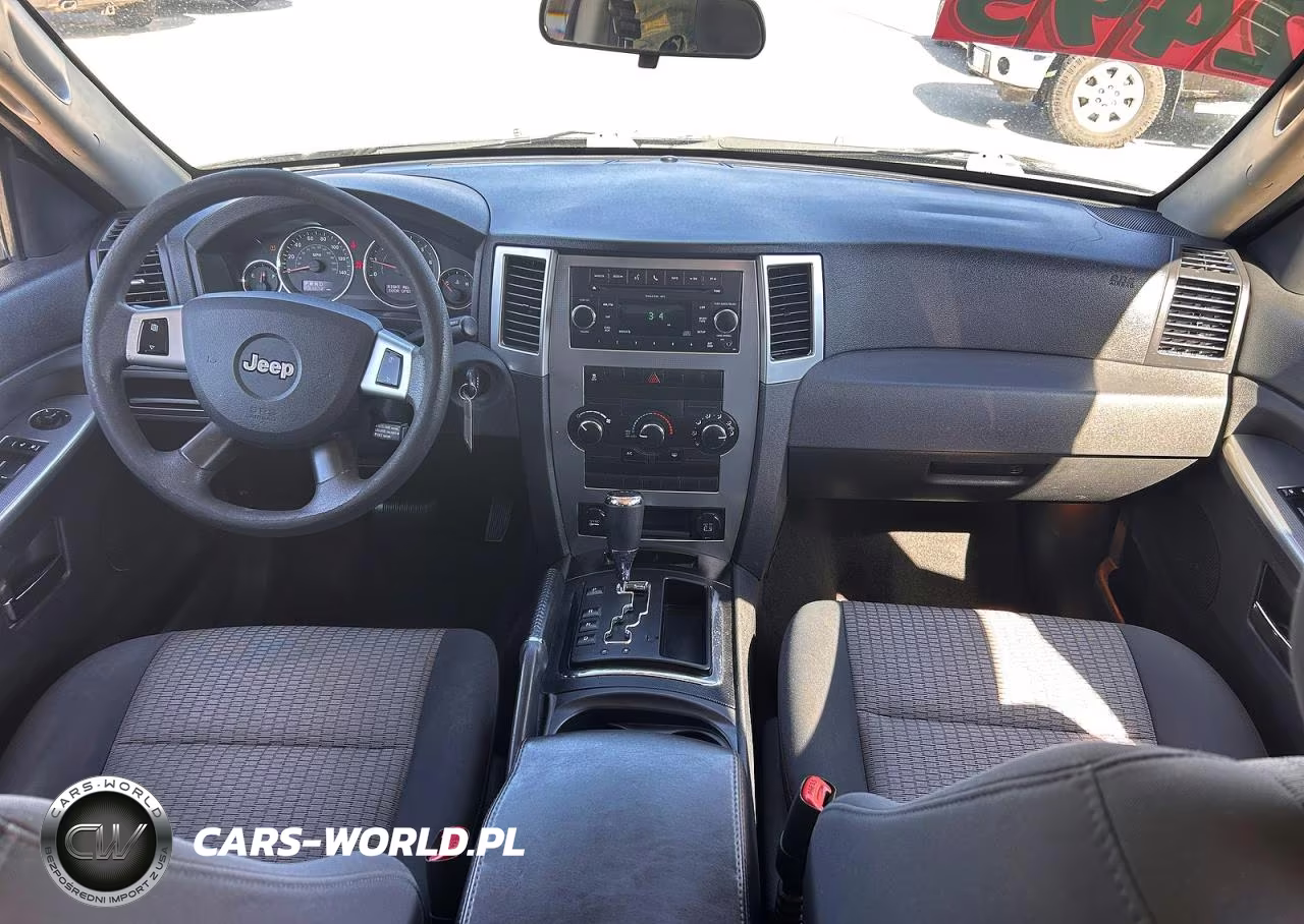 2010 Jeep Grand Cherokee Laredo VIN:1J4PS4GK2AC121257 - 9