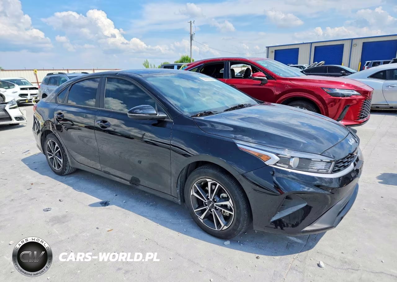2023 Kia Forte Lxs VIN:3KPF24AD2PE592533 - 4