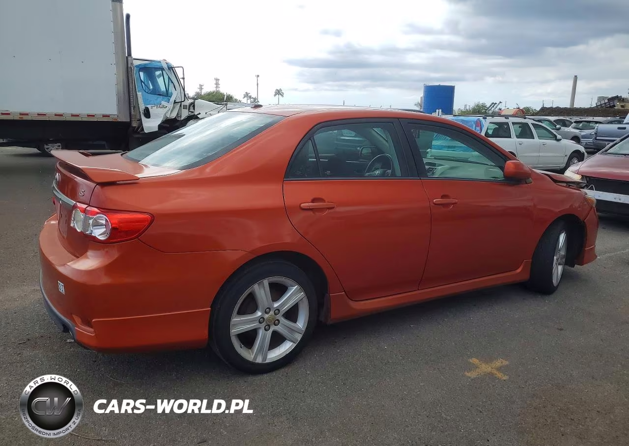 2013 Toyota Corolla S Special Edition VIN:2T1BU4EE6DC083342 - 3
