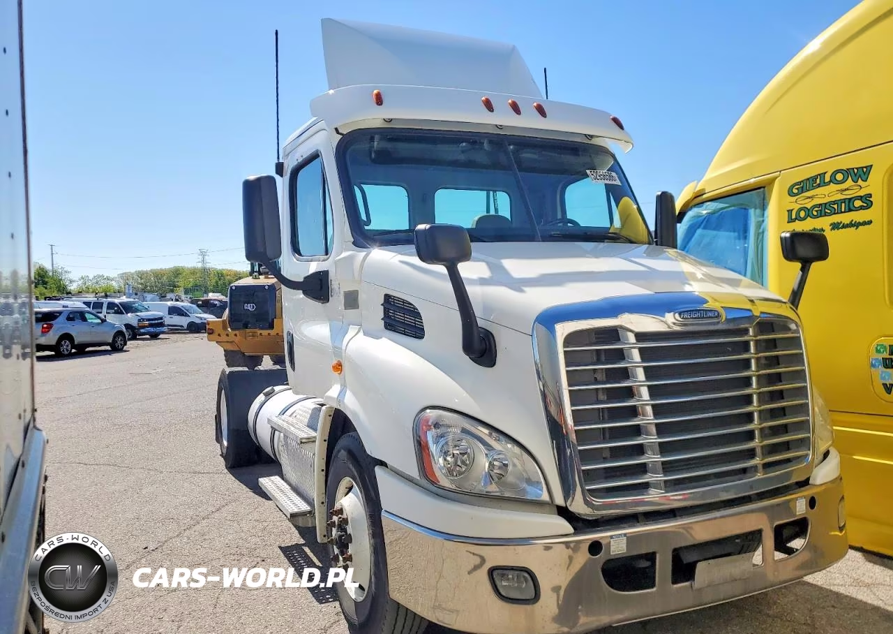 2019 Freightliner Cascadia 113 Semi Truck