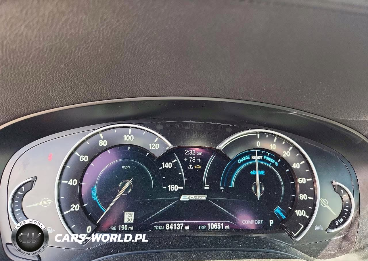 2018 BMW 530Xe VIN:WBAJB1C57JB084185 - 9