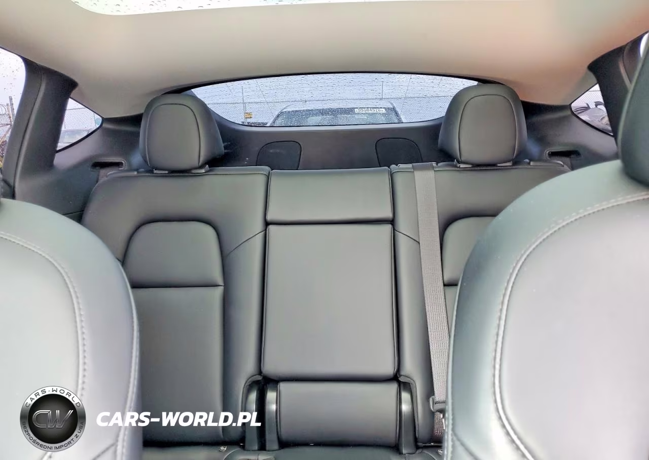 2021 Tesla Model Y VIN:5YJYGDEE7MF078776 - 10