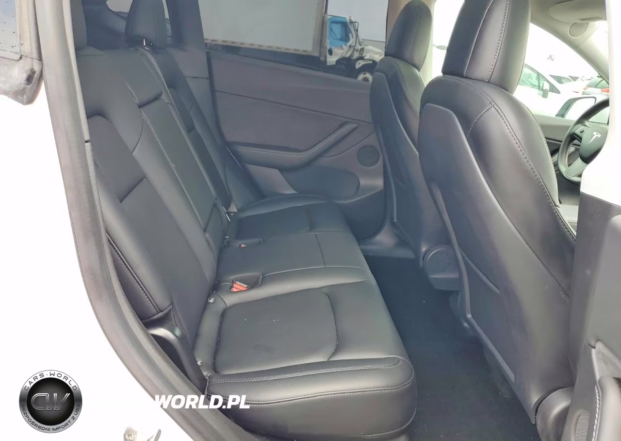 2021 Tesla Model Y VIN:5YJYGDEE7MF078776 - 11