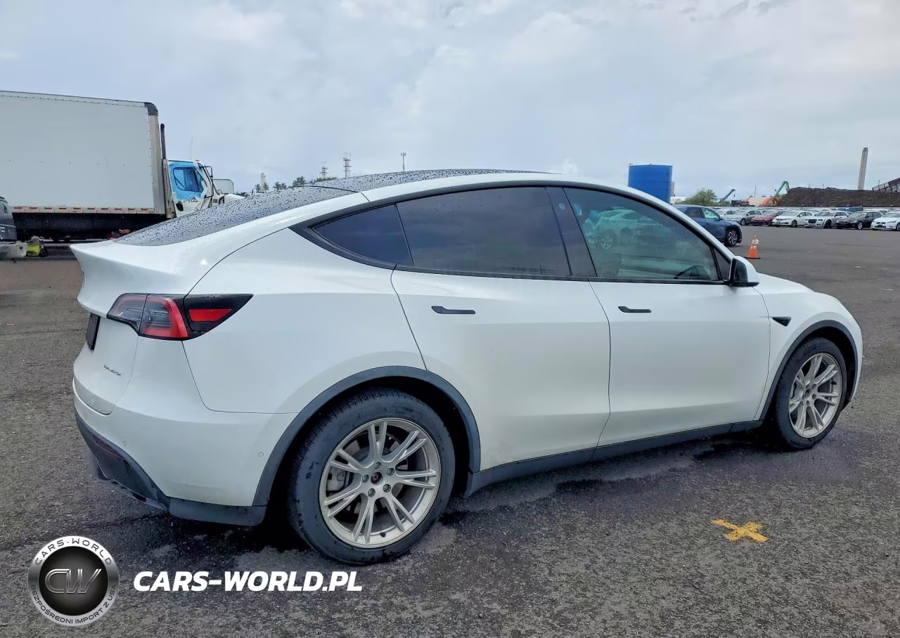 2021 Tesla Model Y VIN:5YJYGDEE7MF078776 - 3