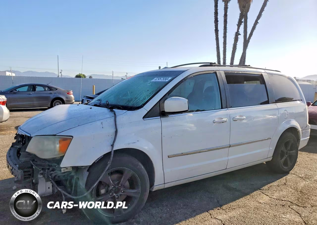 2010 Chrysler Town & Country Touring