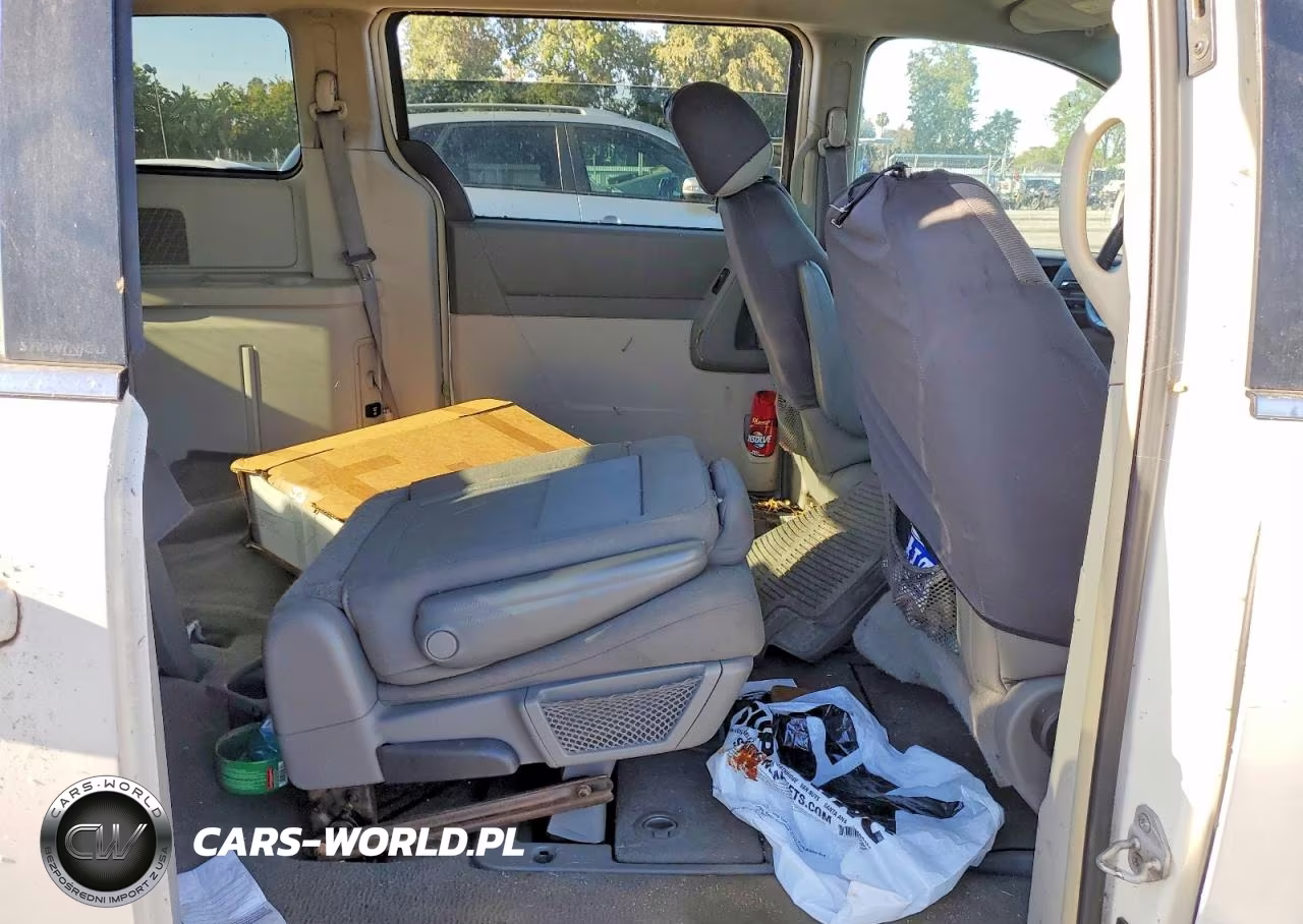 2010 Chrysler Town & Country Touring VIN:2A4RR5D19AR347454 - 11