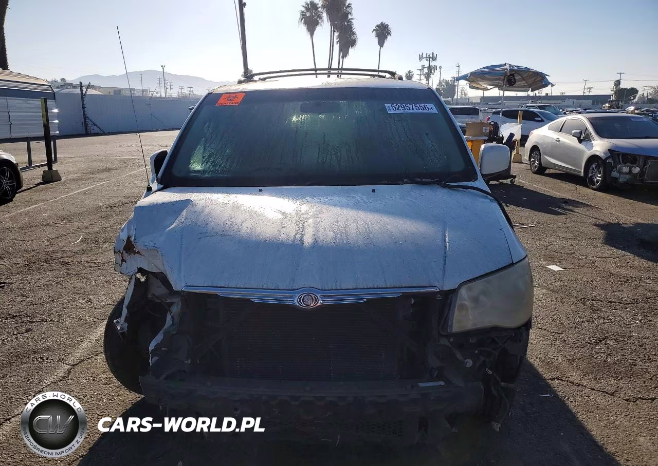 2010 Chrysler Town & Country Touring VIN:2A4RR5D19AR347454 - 5