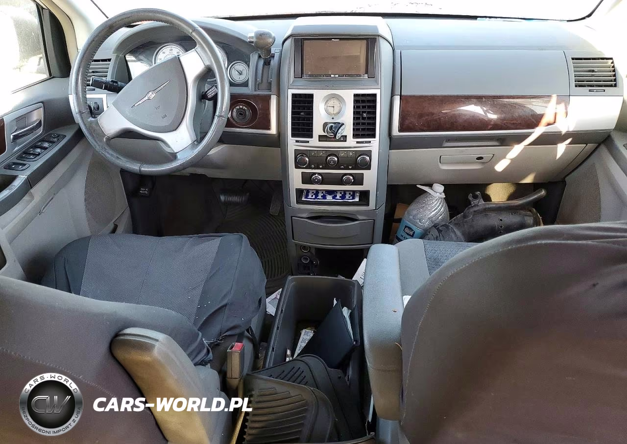 2010 Chrysler Town & Country Touring VIN:2A4RR5D19AR347454 - 8