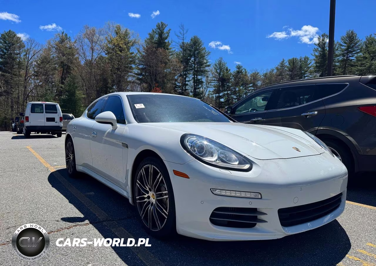 2015 Porsche Panamera S