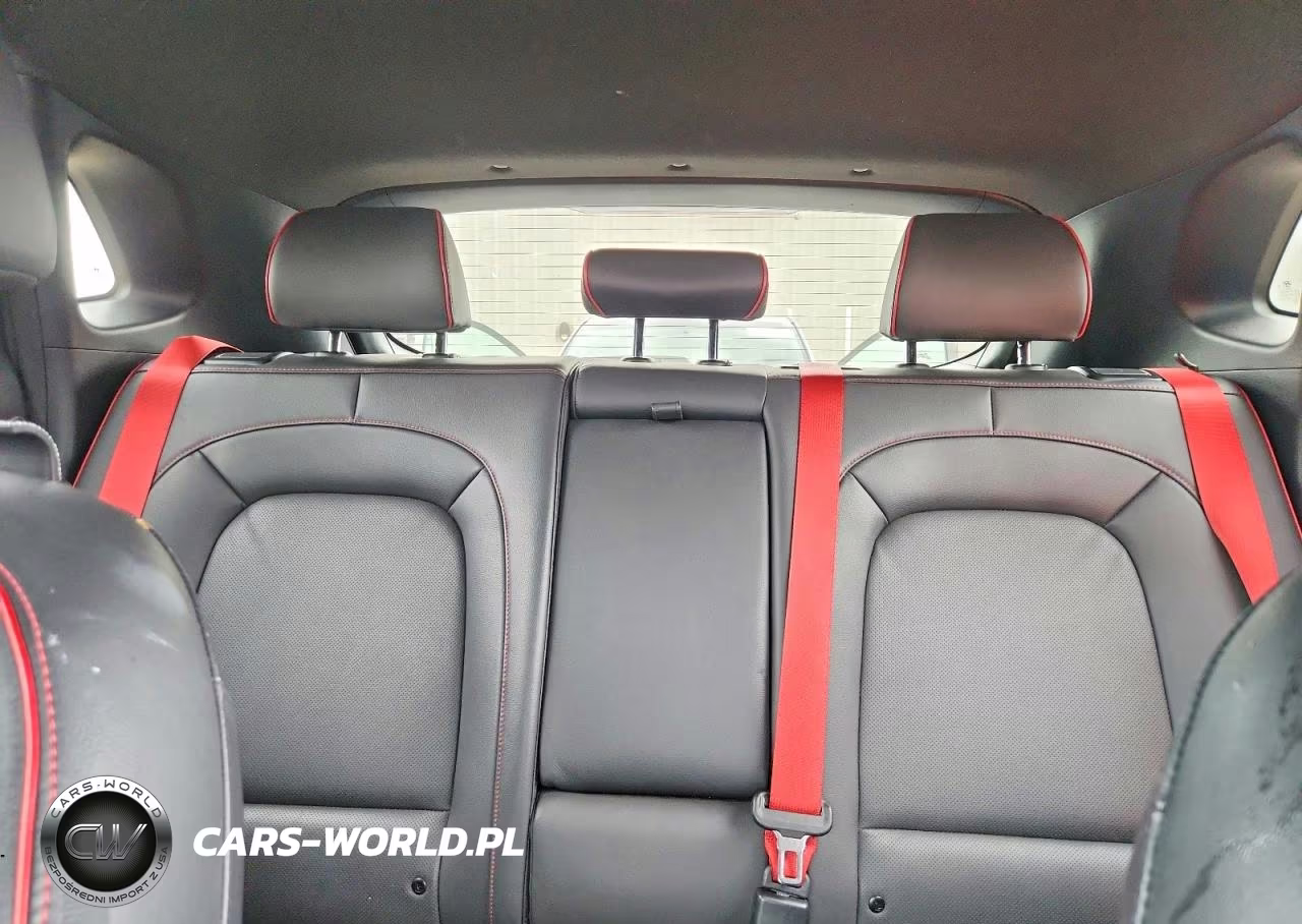2019 Hyundai Kona Ultimate VIN:KM8K53A59KU308216 - 10