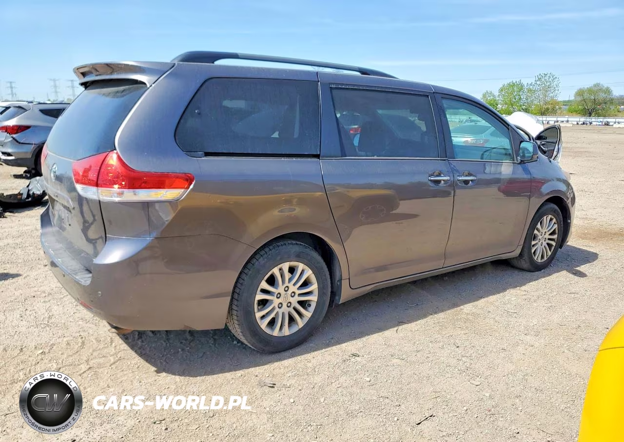2014 Toyota Sienna Xle 8-Passenger VIN:5TDYK3DC6ES451649 - 3