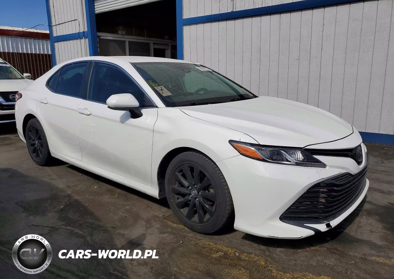 2019 Toyota Camry Le VIN:4T1B11HKXKU248815 - 4