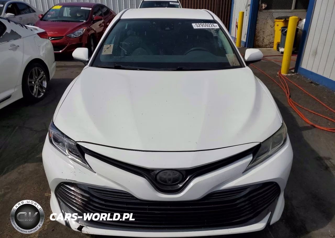 2019 Toyota Camry Le VIN:4T1B11HKXKU248815 - 5