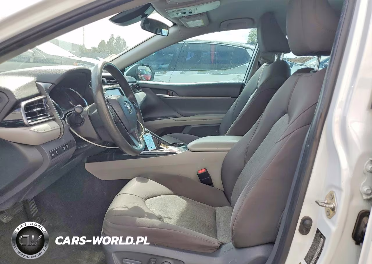 2019 Toyota Camry Le VIN:4T1B11HKXKU248815 - 7