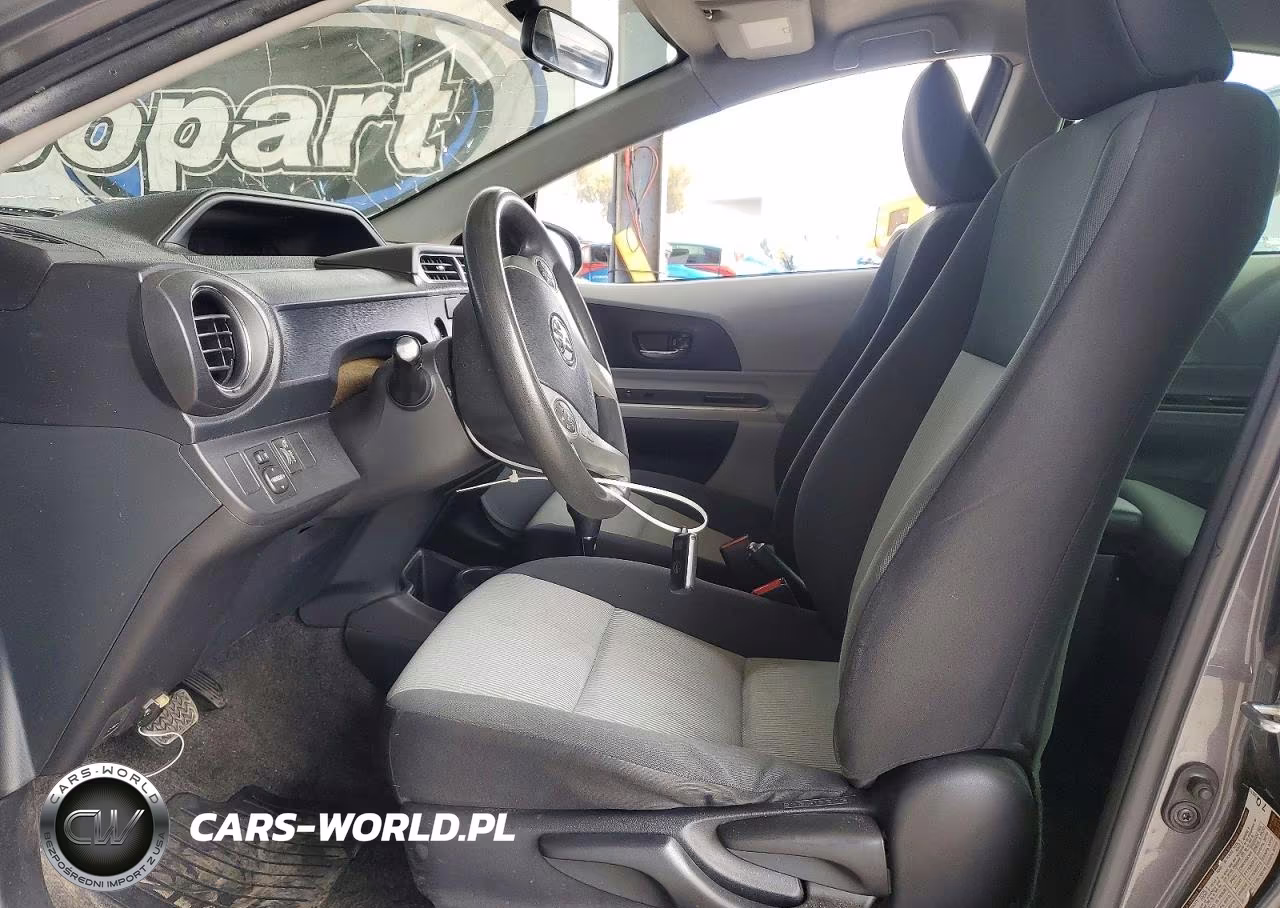 2014 Toyota Prius C Three VIN:JTDKDTB36E1067760 - 7