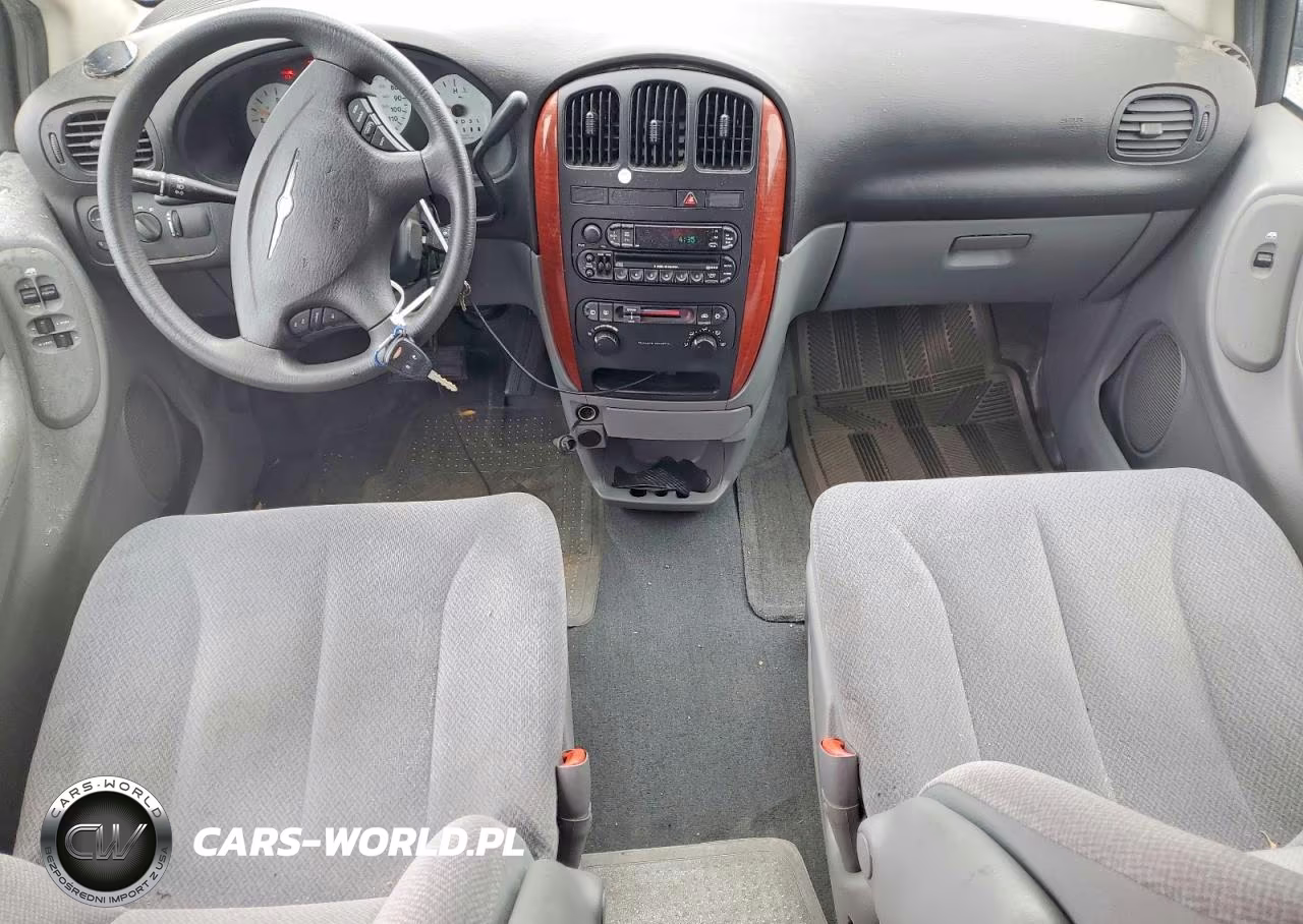 2005 Chrysler Town & Country VIN:1C4GP45R65B215337 - 8
