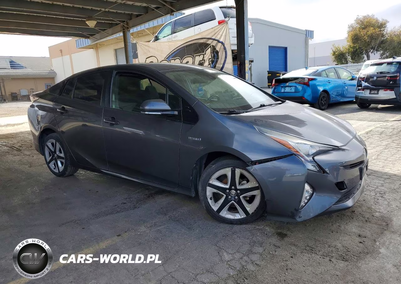 2016 Toyota Prius Three Touring VIN:JTDKARFU8G3001569 - 4