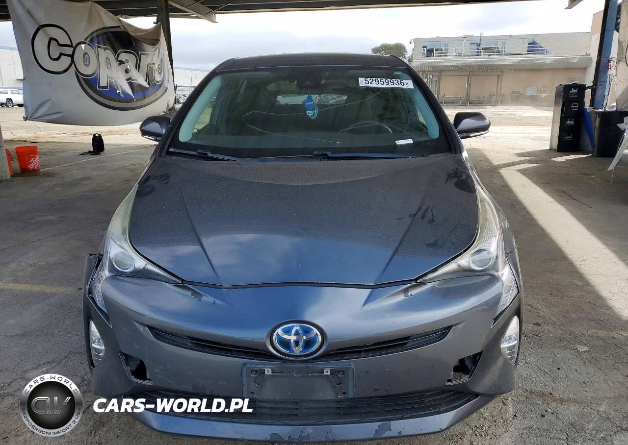 2016 Toyota Prius Three Touring VIN:JTDKARFU8G3001569 - 5