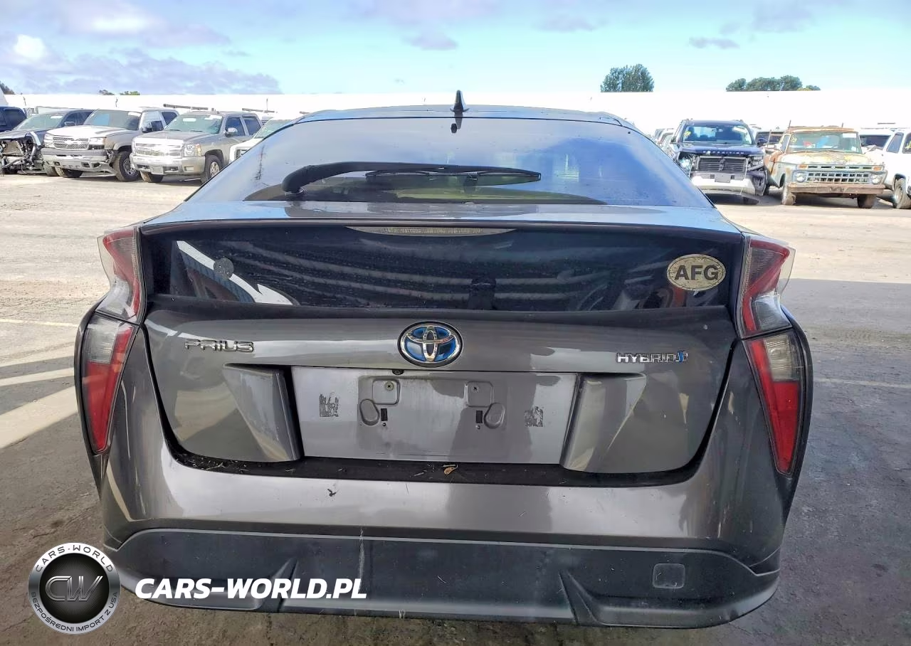 2016 Toyota Prius Three Touring VIN:JTDKARFU8G3001569 - 6
