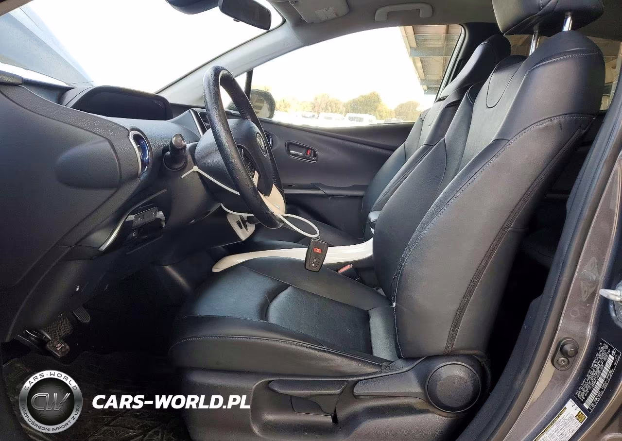 2016 Toyota Prius Three Touring VIN:JTDKARFU8G3001569 - 7