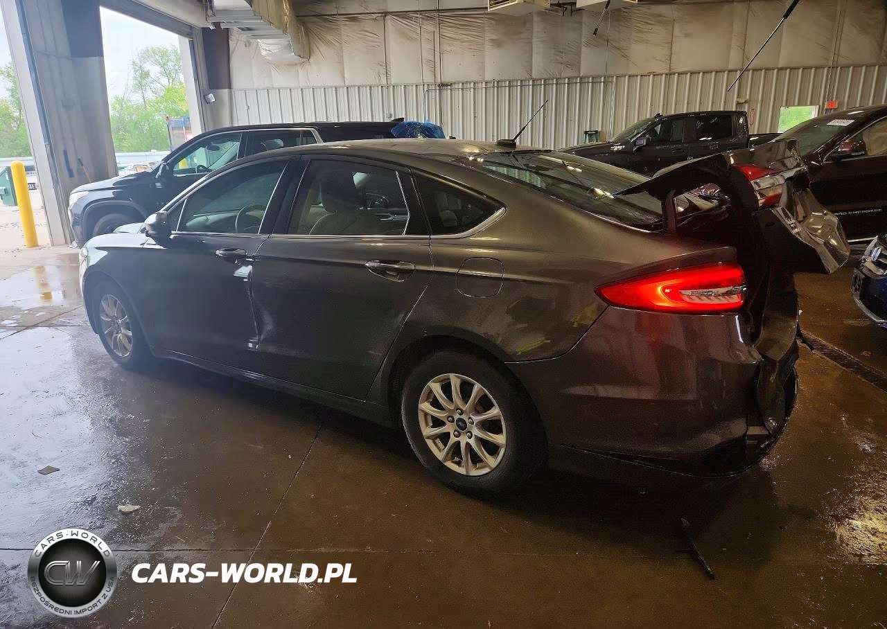 2017 Ford Fusion S VIN:3FA6P0G73HR108509 - 2