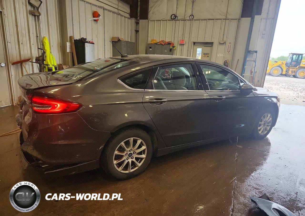 2017 Ford Fusion S VIN:3FA6P0G73HR108509 - 3