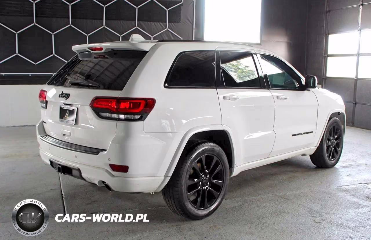 2019 Jeep Grand Cherokee Laredo VIN:1C4RJFAG8KC618736 - 3