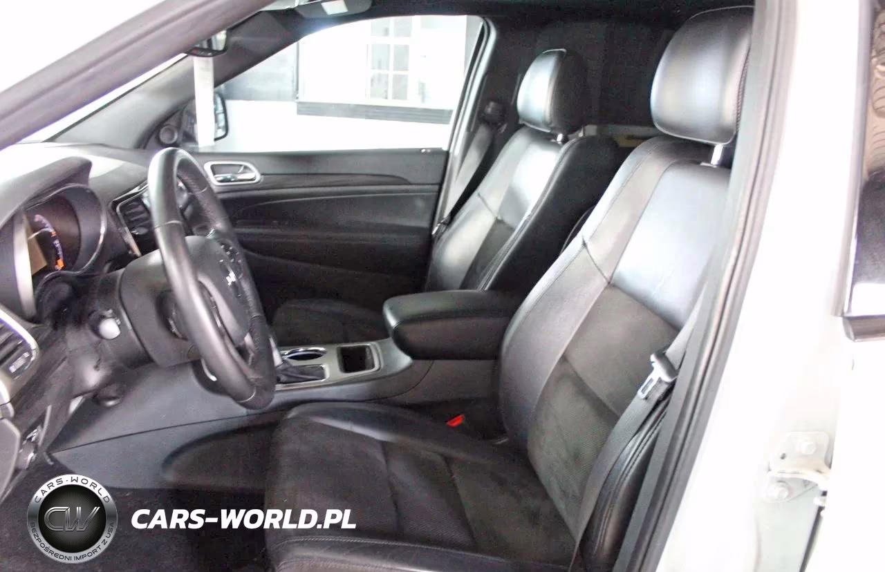 2019 Jeep Grand Cherokee Laredo VIN:1C4RJFAG8KC618736 - 9