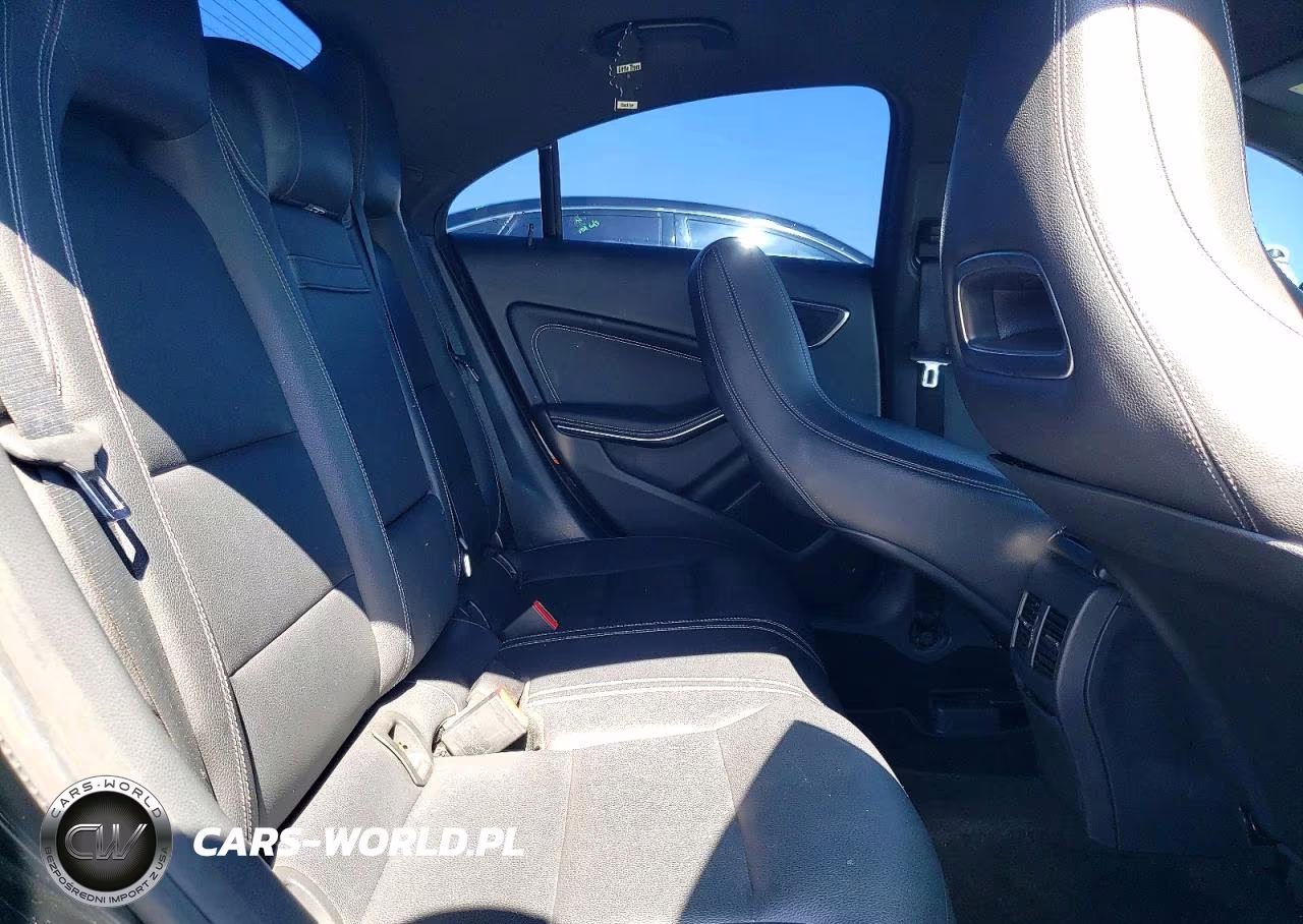 2018 Mercedes-Benz Cla 250 VIN:WDDSJ4EB0JN639822 - 10