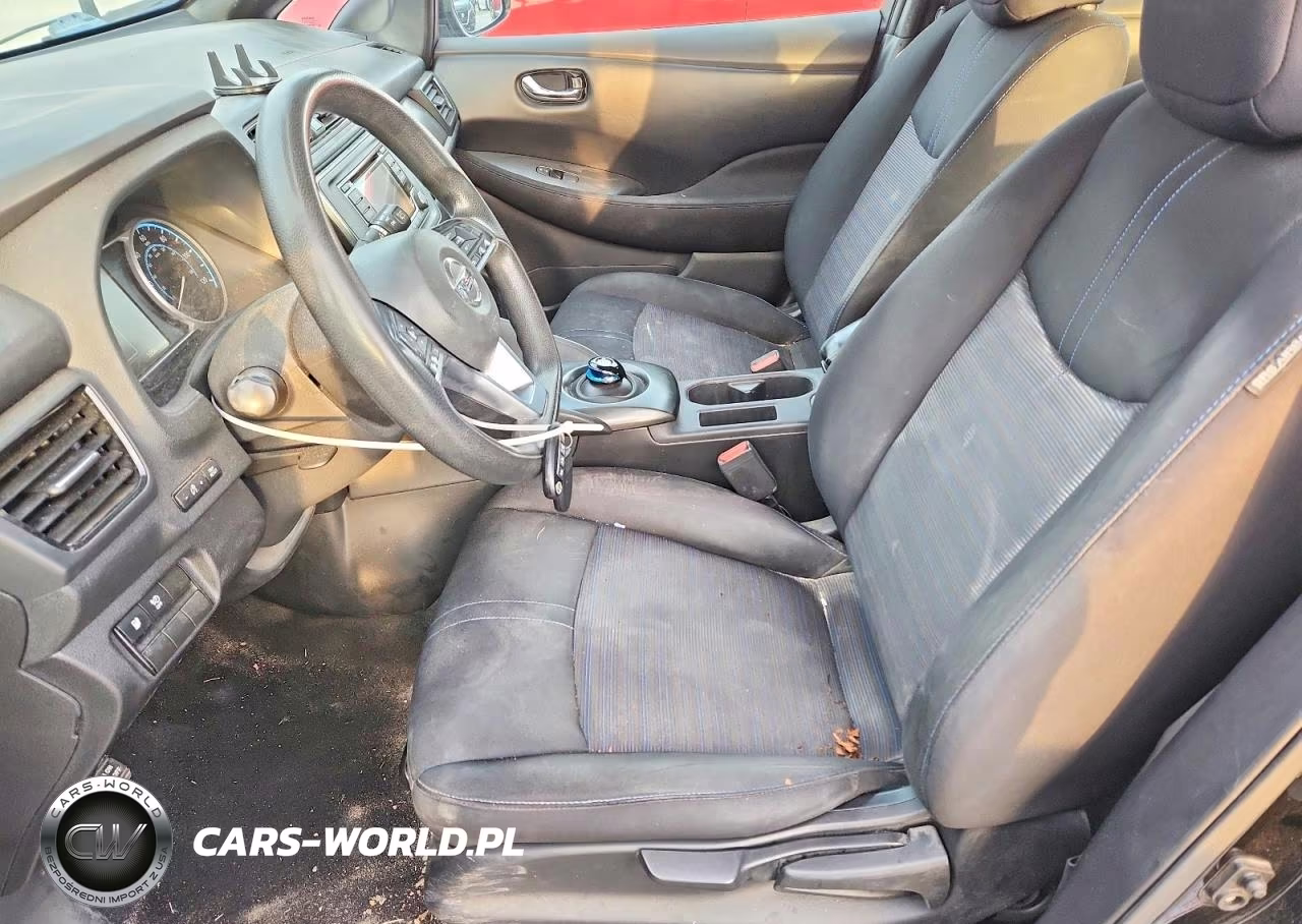 2018 Nissan Leaf S VIN:1N4AZ1CP3JC311825 - 7